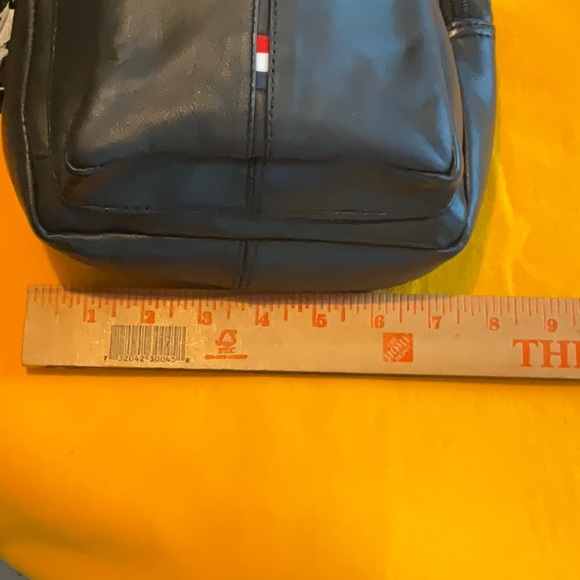 Stone Mountain Genuine Leather Black Sling Crossbody Bag, NWT - Picture 16 of 16